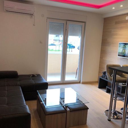 Aco Apartment Требинье Экстерьер фото