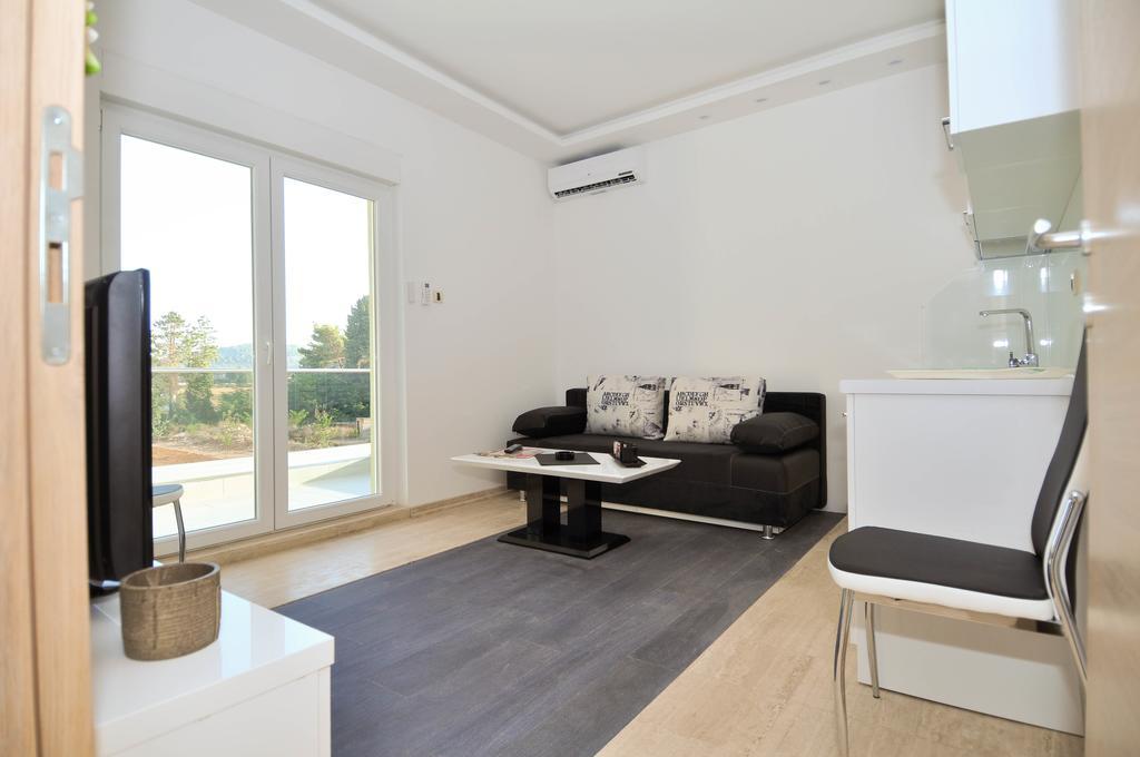 Aco Apartment Требинье Экстерьер фото