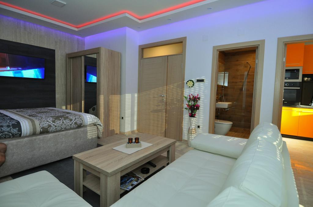 Aco Apartment Требинье Экстерьер фото